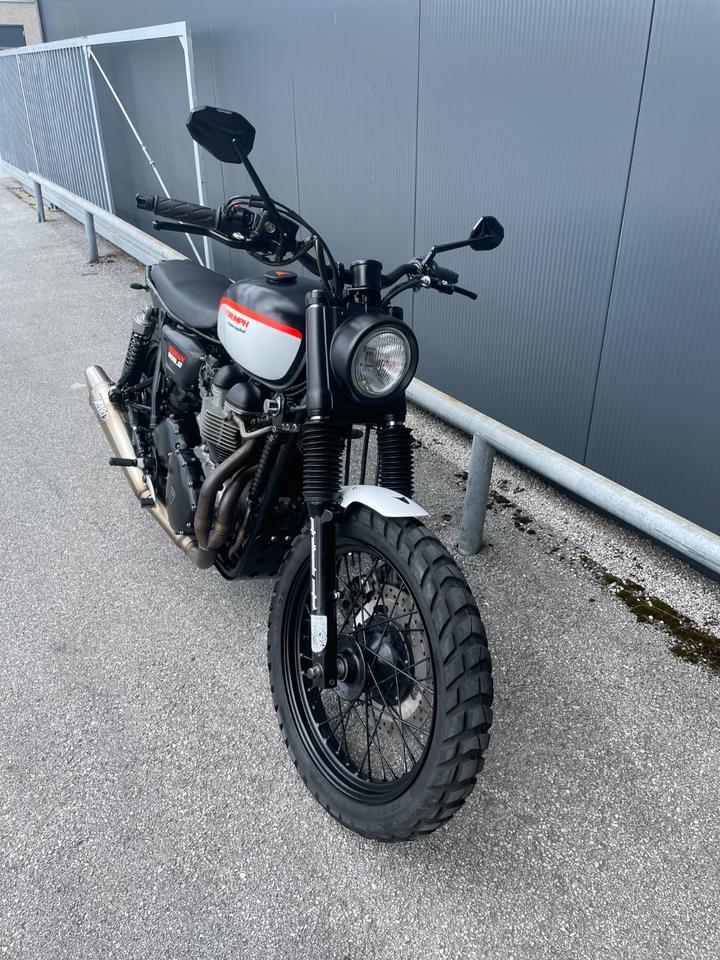Triumph Bonneville T100 Cafe Racer, Scrambler, Custom, Cafe Race in Freilassing