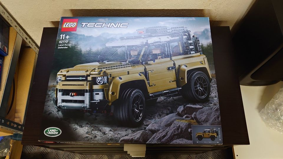 LEGO Technic 42110 Land Rover Defender in Erfurt