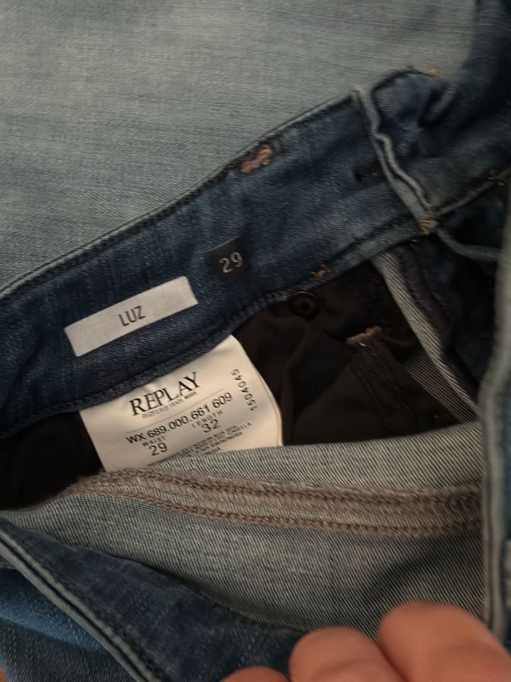 Replay Jeans in Hamburg