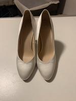 High Heels Satin Optik Neu&Ungetragen Größe 39 Bayern - Breitengüßbach Vorschau