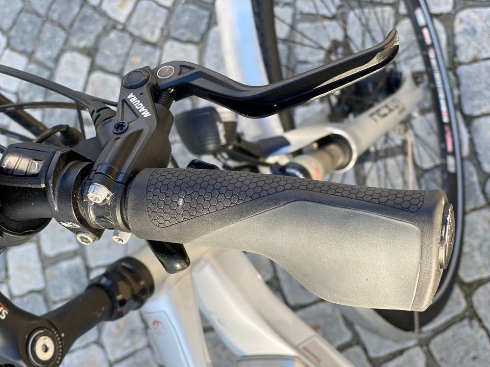 Damen Diamant E-Bike 28 Zoll in Marktoberdorf