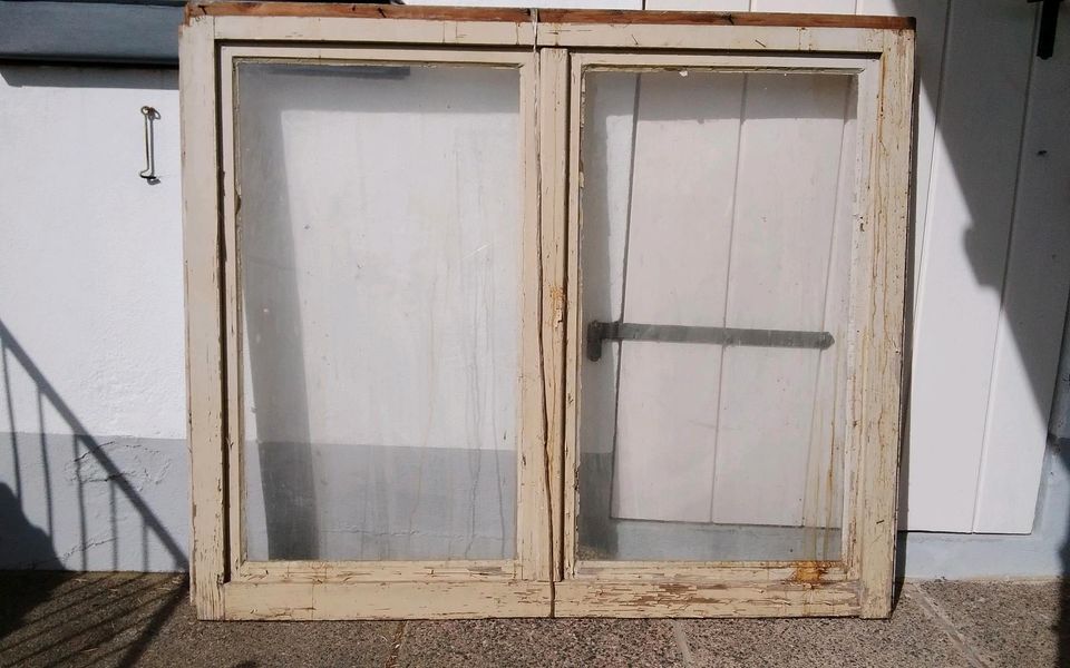 1 Holzfenster 134 × 113 cm in Strahwalde