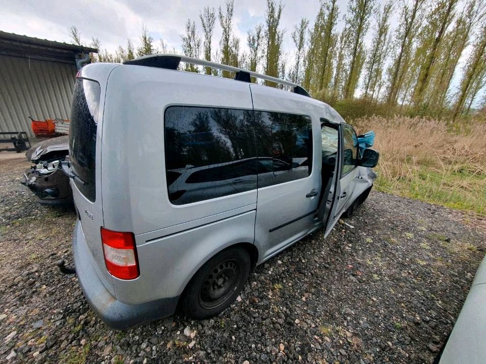 VW Caddy life - Unfallfahrzeug in Ebern