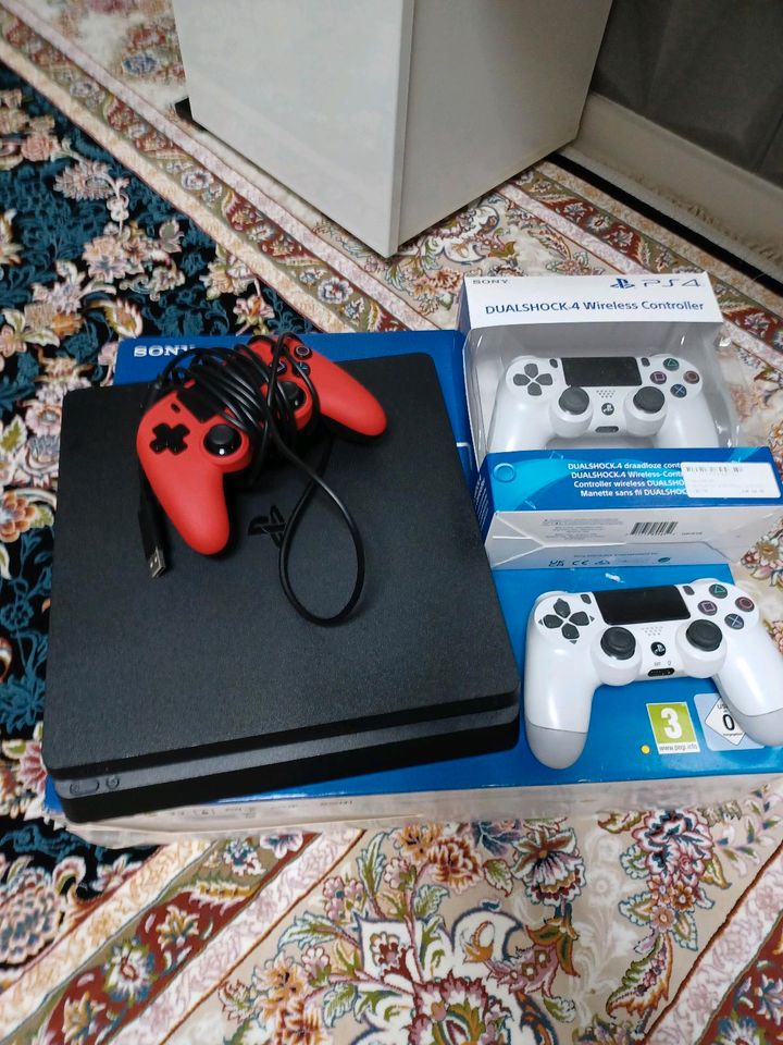PS4 mit 3 Controller in Magdeburg
