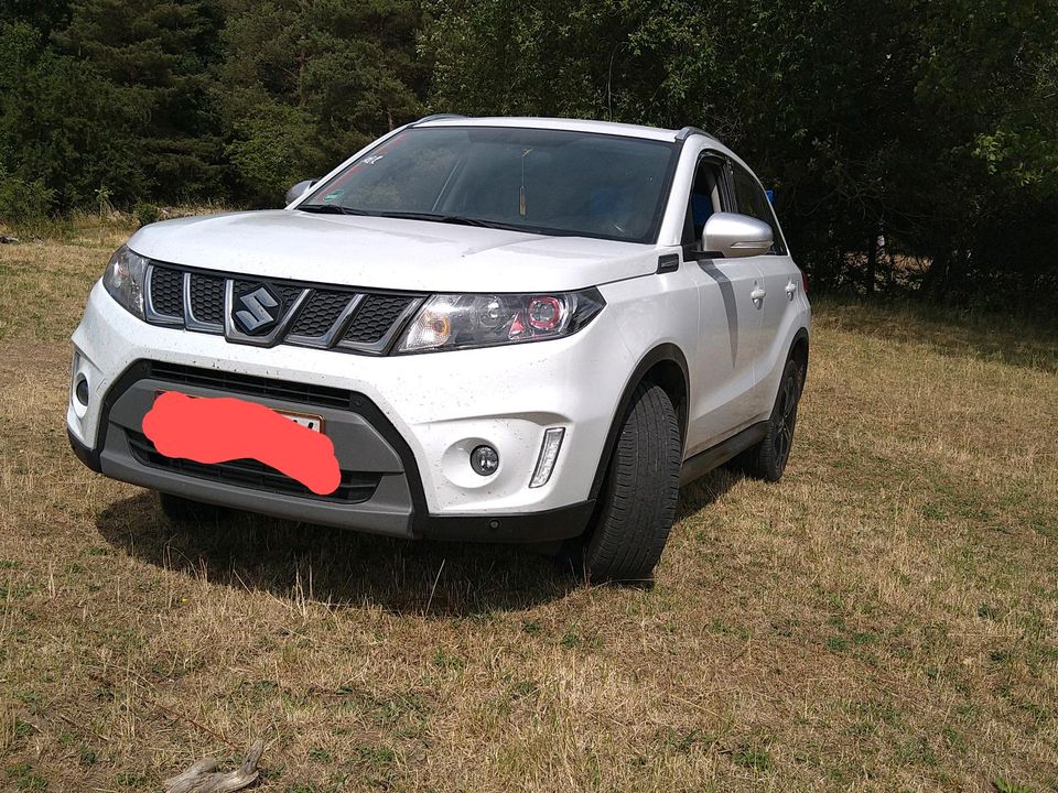 Suzuki Vitara weiß  mit AHK und TÜV in Georgenthal