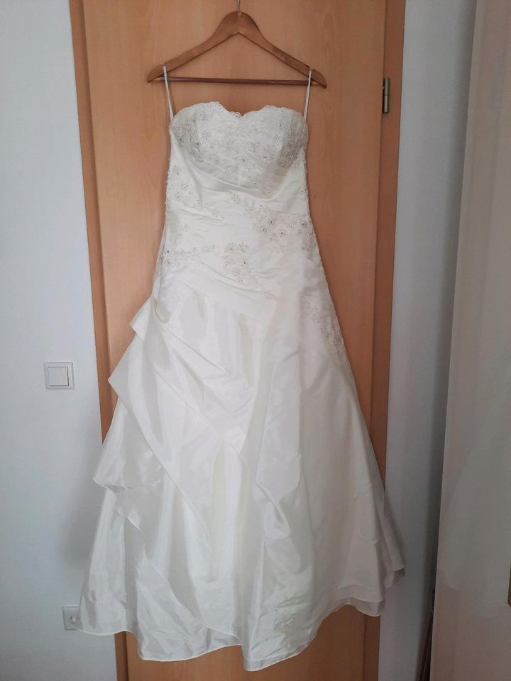 Wunderschönes Brautkleid Hochzeitskleid in Nürnberg (Mittelfr)