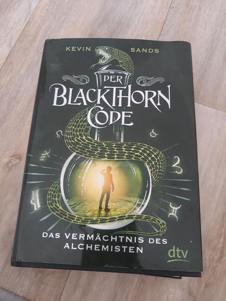 Buch "Der Black Thorn Code " von Kevin Sands in Flintbek