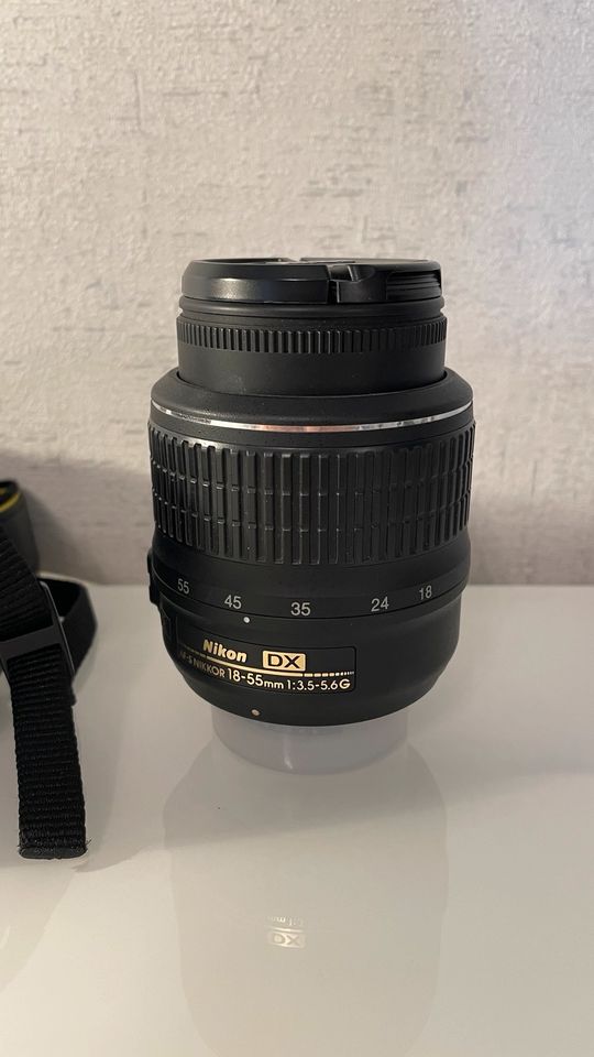 Nikon D5200 mit DX 18-55 mm VR Kit in Setzin