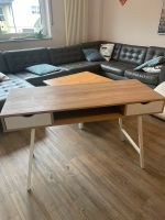 Schreibtisch / Holz Tisch / Holz / Weiß Nordrhein-Westfalen - Leverkusen Vorschau