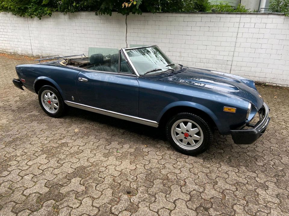 Fiat 124 pininfarina Spider 2000 CSO in Delmenhorst