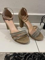 Sandalen gold 39 Nordrhein-Westfalen - Kranenburg Vorschau