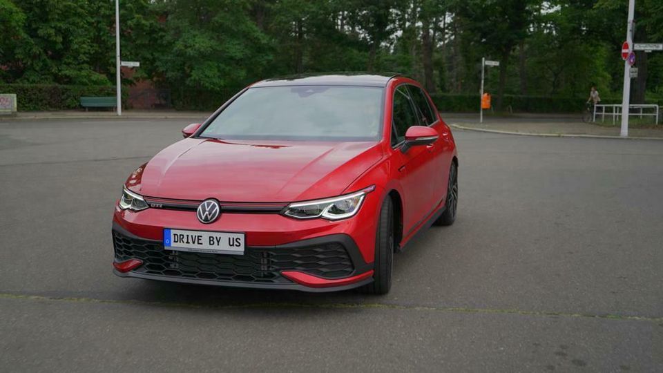 VW Golf 8 GTI Clubsport Autovermietung Mietwagen Automieten Rent a car in Berlin