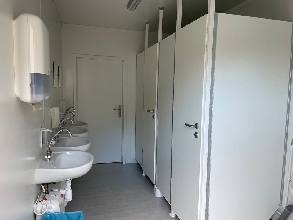 WC Toiletten Sanitär Dusch Container Toilettencontainer WC-Kabine in Rastenberg