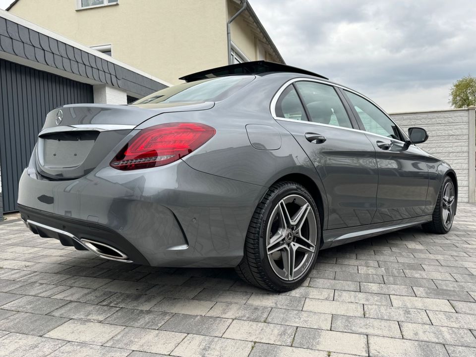 Mercedes-Benz C 180 AMG*Pano*Kamera*Distronic*Led*Topzustand in Moers