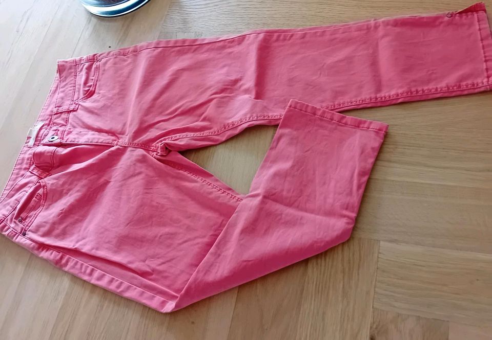 Capri-Hose Esprit Gr. 34 36 wie neu in Schüttorf