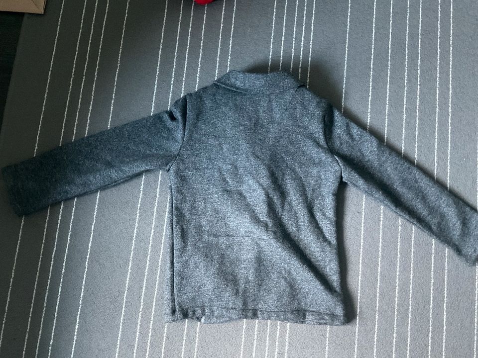 Zara Kinderjacke Größe 128 Jacket in Neu-Isenburg