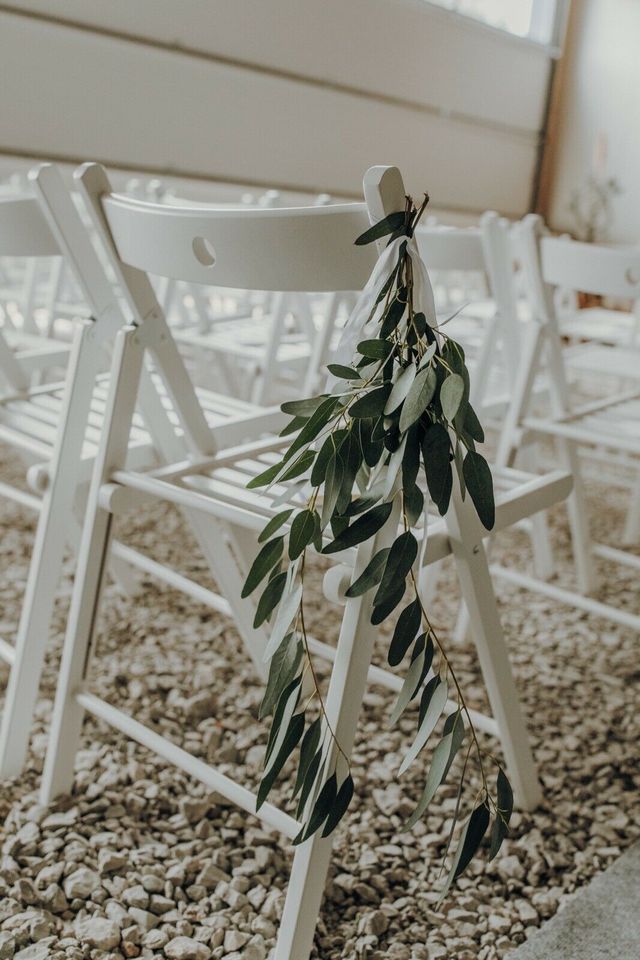 Stuhl Stühle Tisch Stehtisch mieten leihen Hochzeit Trauung in Sommerhausen Main