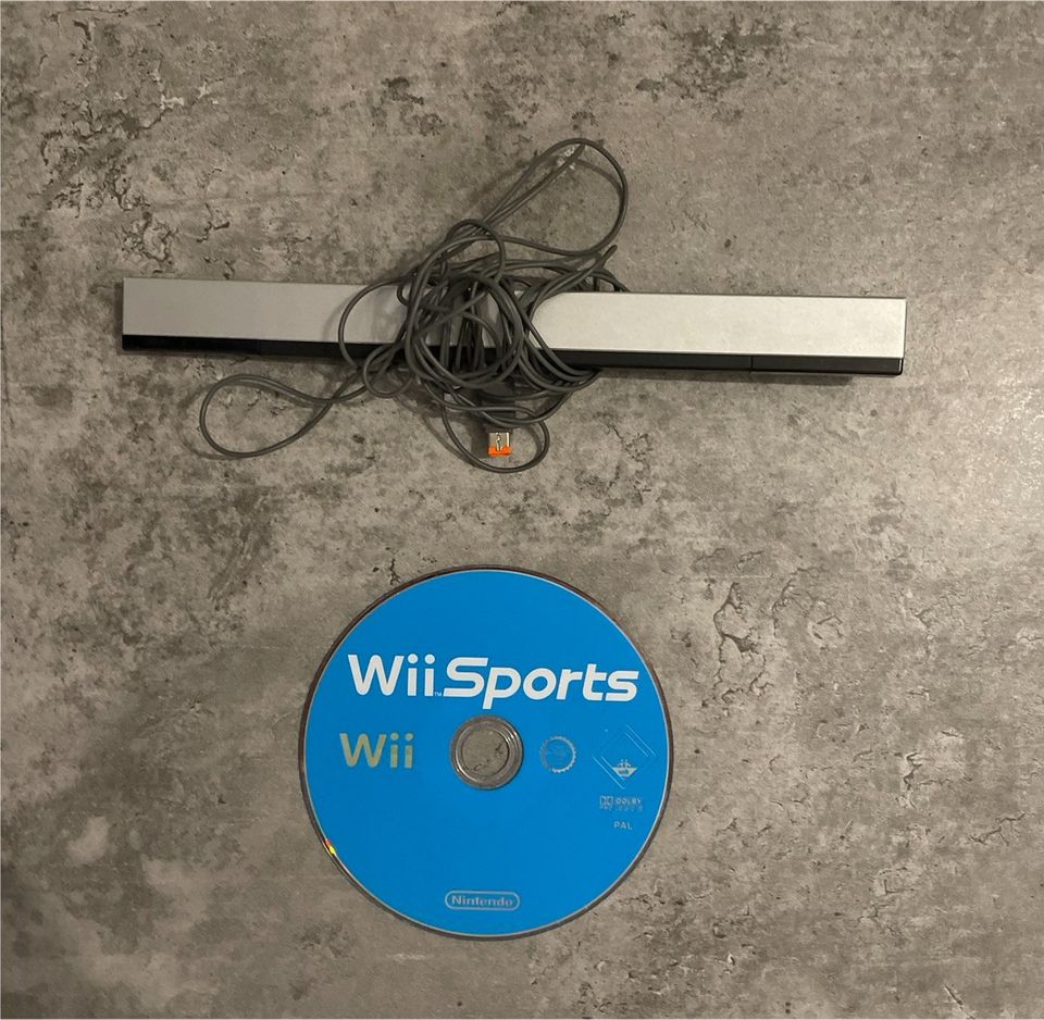 Nintendo Wii inkl. Zubehör ( Controller,Spiel,Sensor,Stromkabel ) in Stutensee