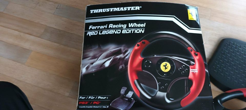 Trustmaster Ferrari Racing Wheel Red Legend Edition in Iserlohn