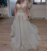 Brautkleid/Hochzeitskleid mit Reifrock Hessen - Freigericht Vorschau