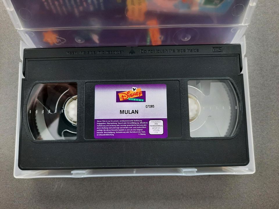 Walt Disney Disneys Meisterwerk VHS Videokassette in Stuhr