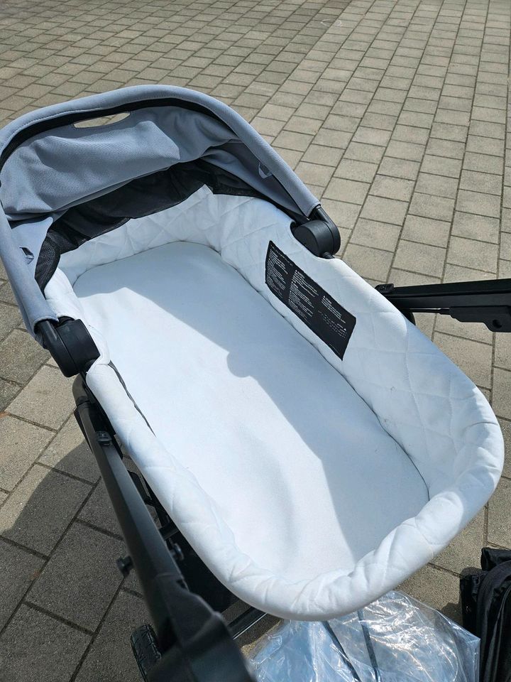 Baby Jogger City Mini GT2 Kinderwagen Buggy in Langenneufnach