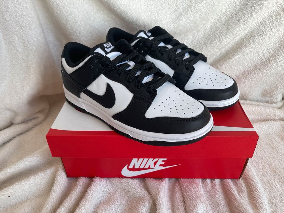 Nike Dunk Low Panda in Mainz