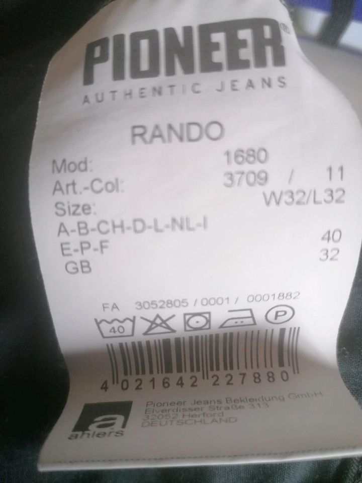 Pioneer Rando W32 L32 schwarz Hose Jeans in Holzkirchen