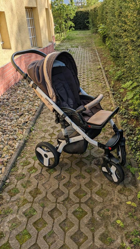 Kinder- / Kombiwagen mit Isofix Halterung in Magdeburg