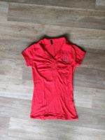Figurbetontes T-Shirt, rot, Größe XS mit Strass Friedrichshain-Kreuzberg - Friedrichshain Vorschau