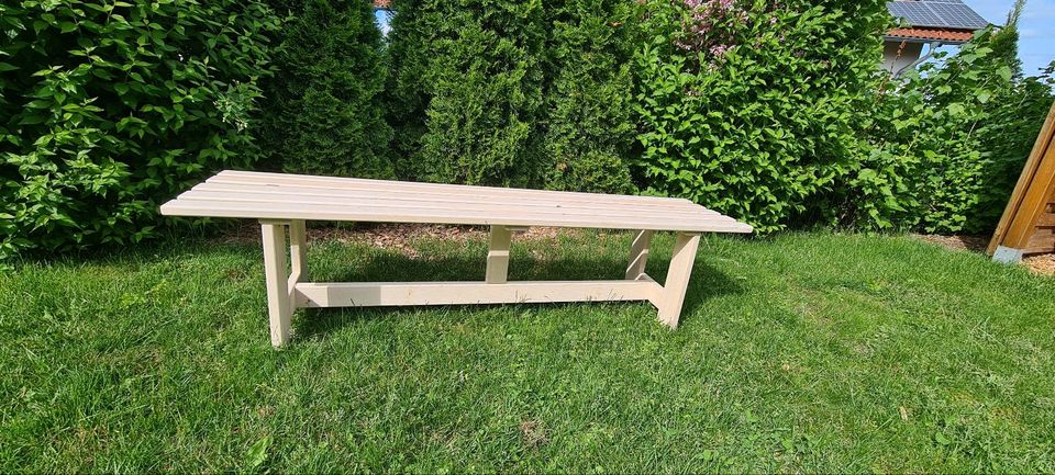 Biete neuwertige und stabile Gartenbank aus Fichtenholz gefertigt in Dietersburg