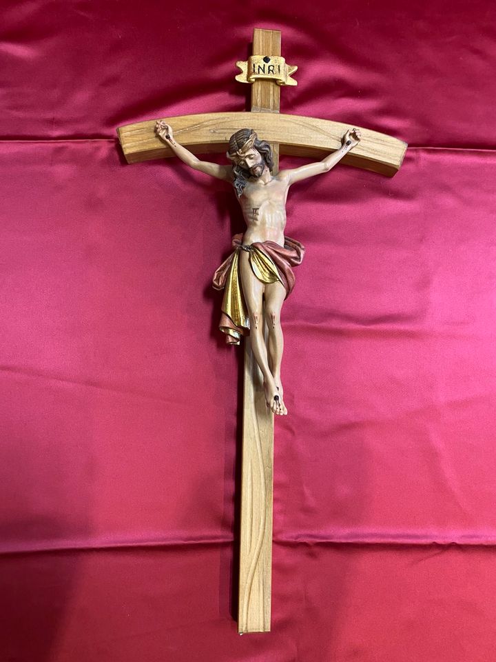 Kreuz Kruzifix Holz Jesus handgeschnitzt INRI zum Aufhängen 51cm