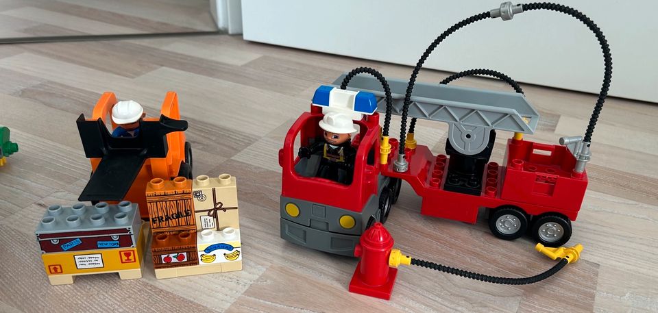 Lego Duplo, verschiedene Fahrzeuge in Denkendorf