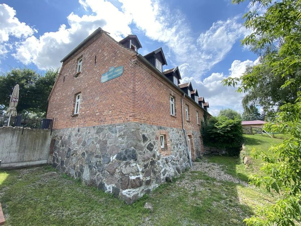 Sanierte, historische Wassermühle am Ufer der Ostpeene mit 6 Ferienwohnungen & Restaurant in Neu Schloen (Meckl)