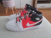 Nike Air Jordan 1 Mid SE (black/white/red) gr.40 Nordrhein-Westfalen - Grevenbroich Vorschau