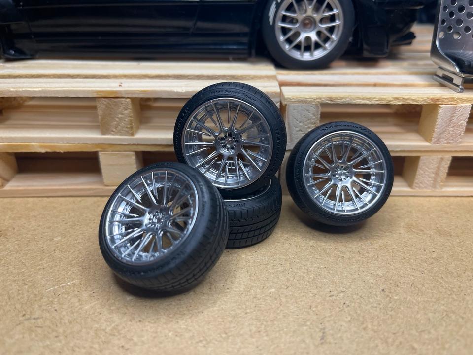 Räder Reifen Felgen 1:18 Modellbau Umbau Tuning Diorama in Zeitz