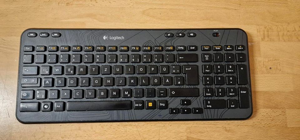 Logitech K360 Funk Tastatur voll funktionsfähig. in Filderstadt