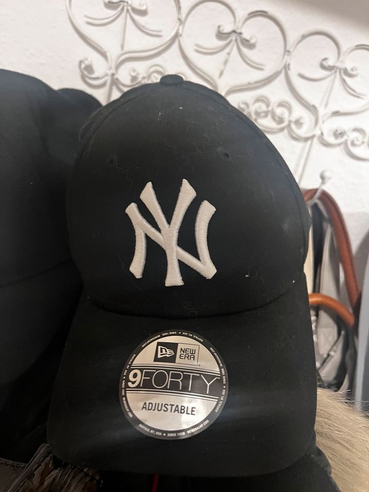 new era cap in Barsinghausen