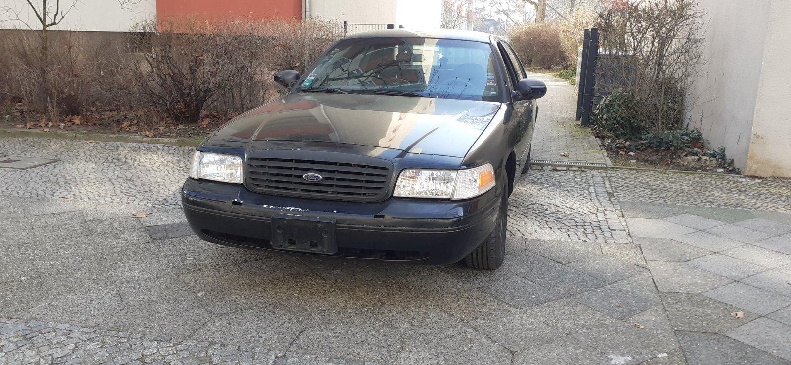 Abbildung des Autos FORD CROWN VICTORIA
