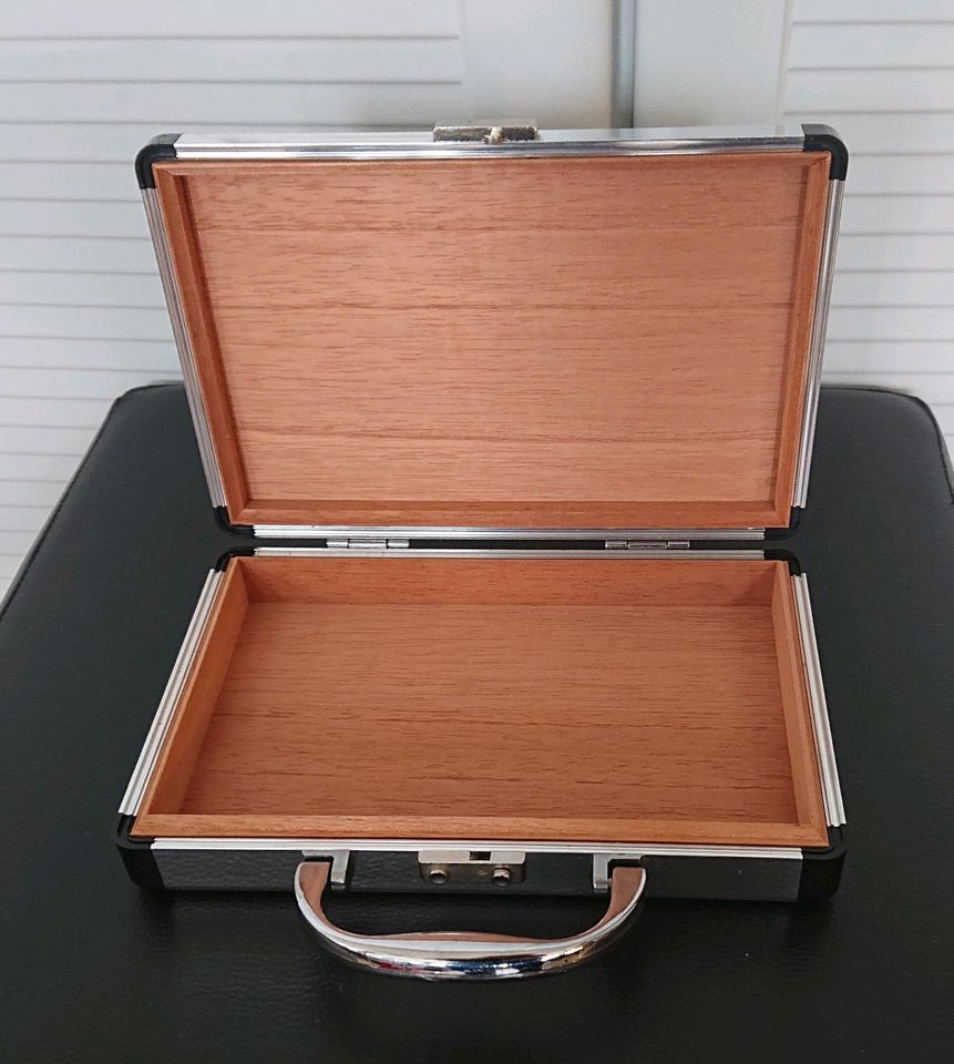 Zigarren Reise Humidor Reisehumidor in München - Bogenhausen | eBay  Kleinanzeigen ist jetzt Kleinanzeigen