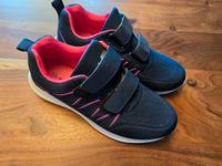 Turnschuhe Sportschuhe Mädchen Damen gr 39 Neu Niedersachsen - Stade Vorschau