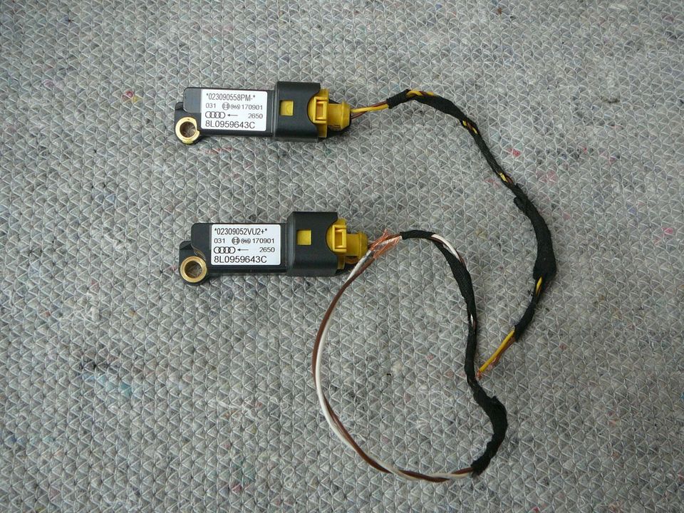 Audi A3 8L Crashsensor Airbagsensor Sensor 8L0959643C in Ennigerloh