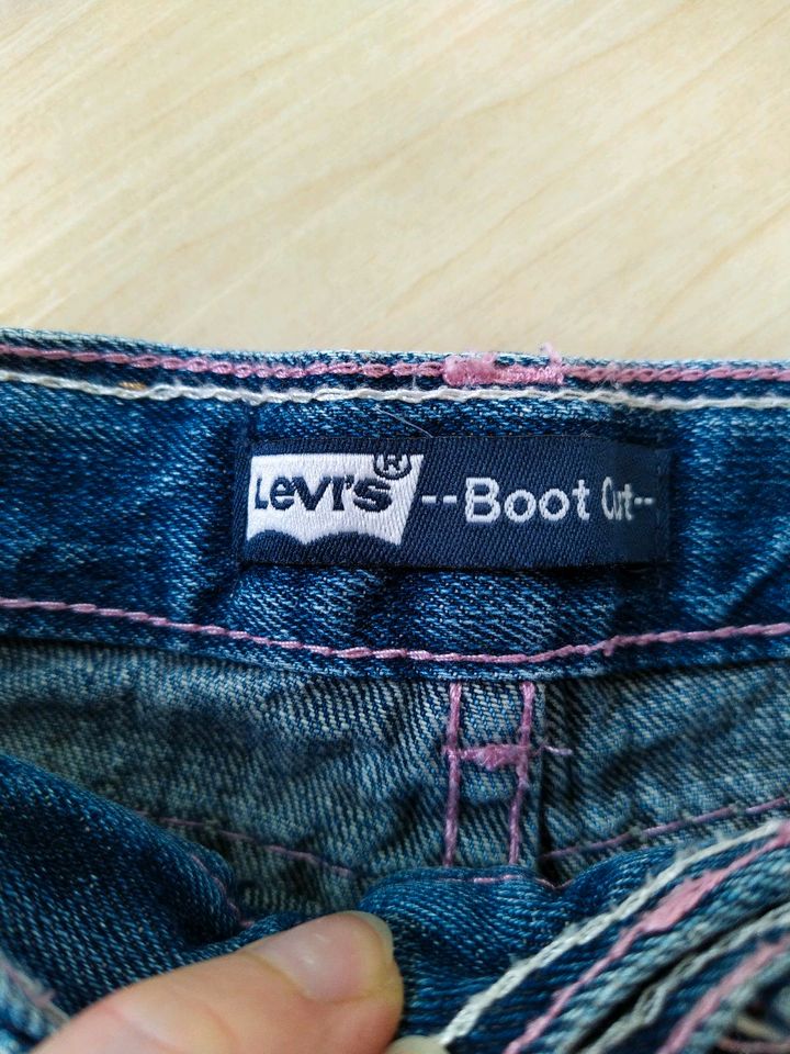 Levis Boot Cut Jeans Größe 80 in Halle