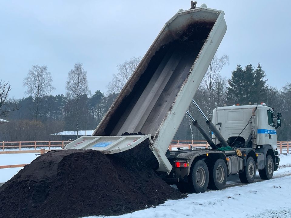 Gesiebter Mutterboden Muttererde Oberboden Erde Gartenerde Humus in Schloß Holte-Stukenbrock