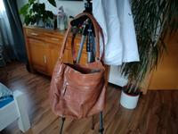 Liebeskind Handtasche braun Umhängetasche Langer Riemen Nordrhein-Westfalen - Warburg Vorschau