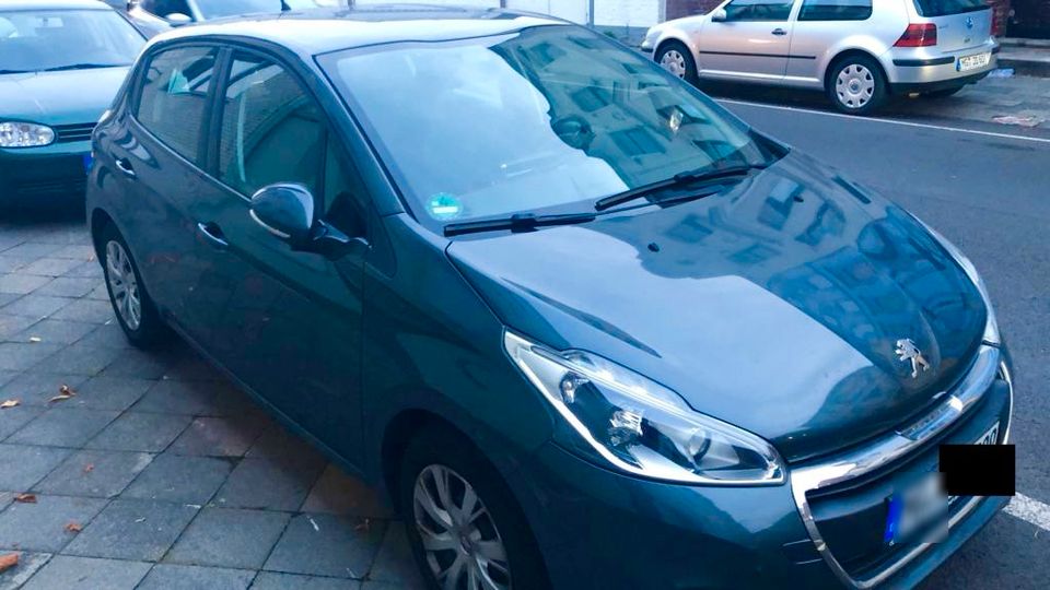 Peugeot 208 PureTech 82 Active in Frankfurt am Main