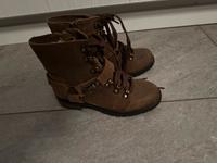 UGG Boots Gr.36 NEU Original Leder Stiefel Stiefeletten braun Bayern - Karlsfeld Vorschau