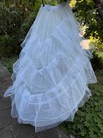 Reifrock Gr. S-M-L-XL/36-38-40-42-44 Brautkleid mit Schleppe NEU Baden-Württemberg - Oberriexingen Vorschau