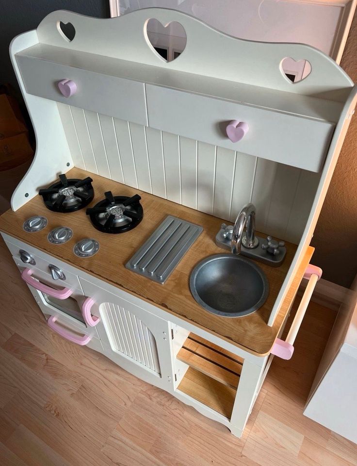Kinderküche Spieleküche Kidkraft Küche mit rosa Herzen in Hofheim am Taunus