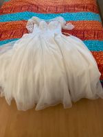 Neues Hochzeitskleid in weiß mit Verzierungen Leipzig - Leipzig, Zentrum-Nord Vorschau